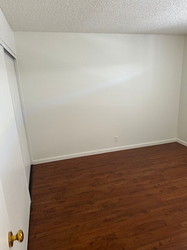 Building Photo - 433 S Manhattan Pl