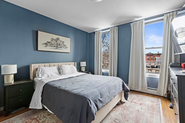 Building Photo - 935 Park Ave