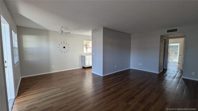 Building Photo - 2600 SE Ocean Blvd