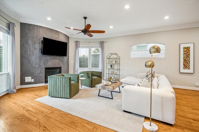 Building Photo - 1502 Whispering Pines Dr