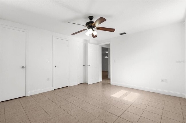 Building Photo - 5330 Poinsettia Dr