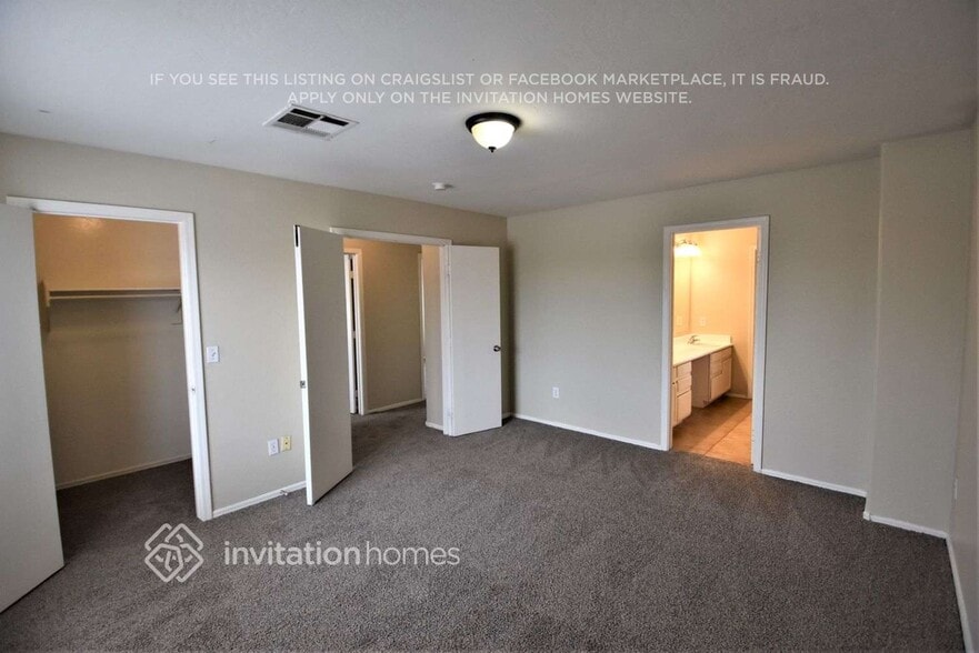 Building Photo - 10307 W Denton Ln