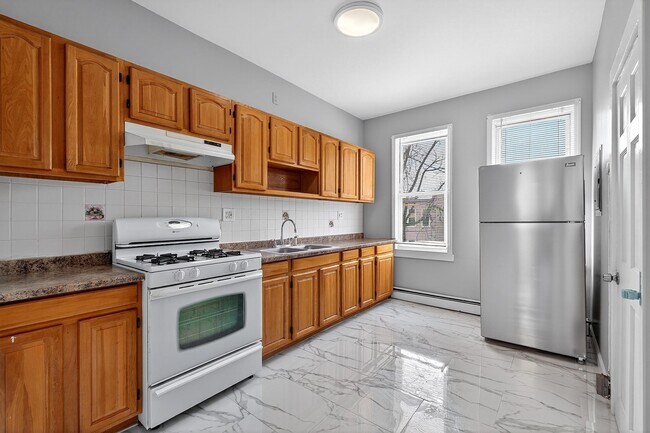 Building Photo - 281 Fulton Ave