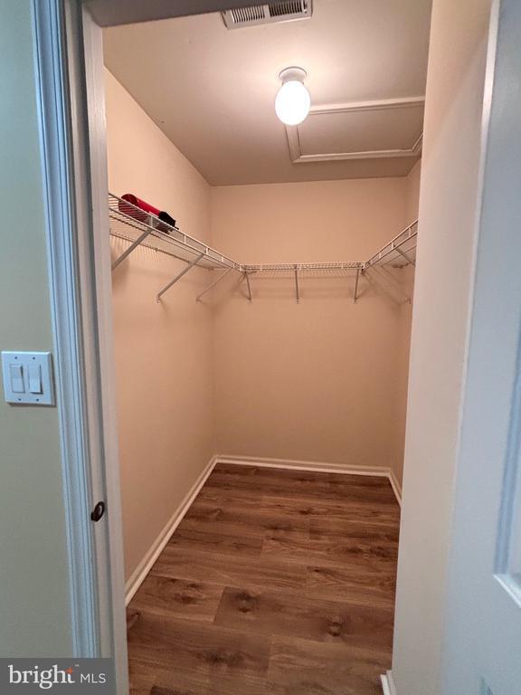 Building Photo - 7708B Normandy Dr