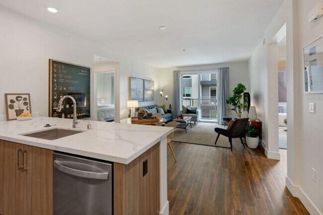 Building Photo - 345 E McKinley Ave