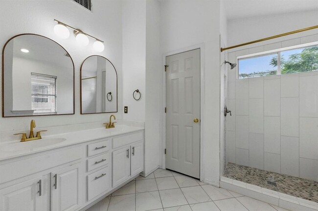 Building Photo - 8717 Corran Ferry Dr