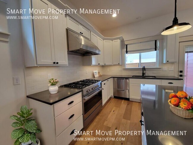 Building Photo - 2463 N Ashgrove Ln