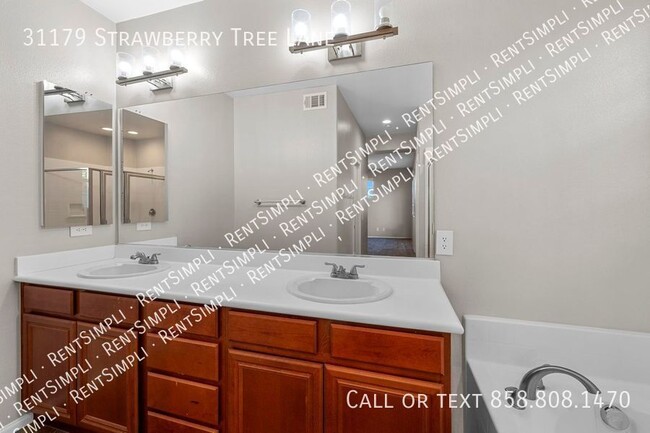 Building Photo - Stunning 3 BR 2.5 BA Townhome for Lease