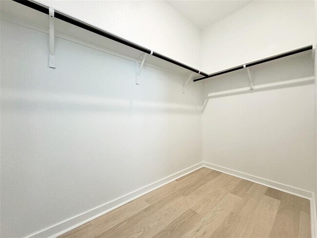 Building Photo - 368 Kapok St