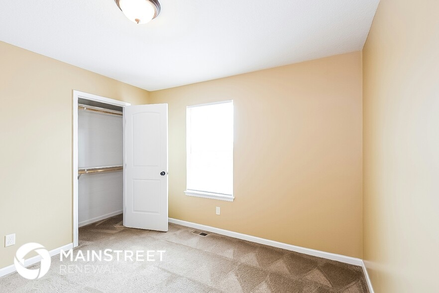 Building Photo - 305 Golfview Dr