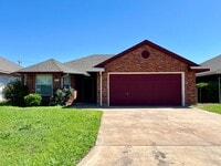 Building Photo - 4016 SW Mesquite Dr