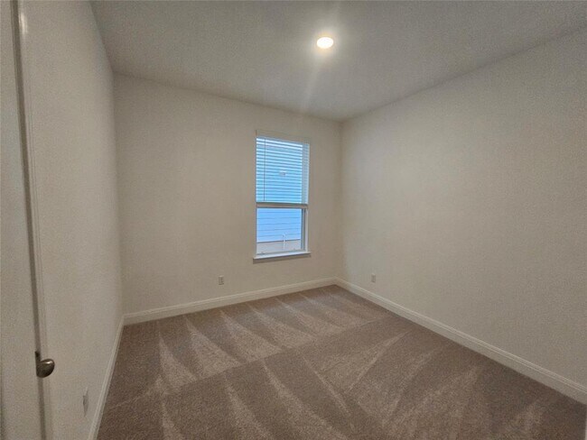 Building Photo - 1512 Brimhurst Dr