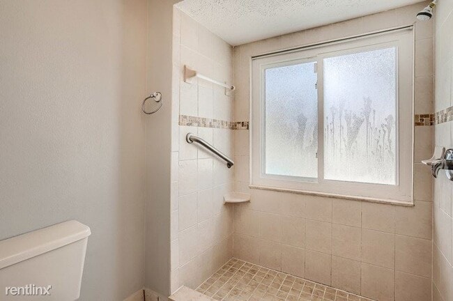 Building Photo - 4 br, 2 bath House - 15908 Country Place