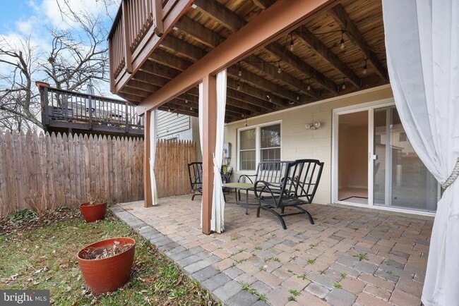 Building Photo - 2921 Lexington Ct