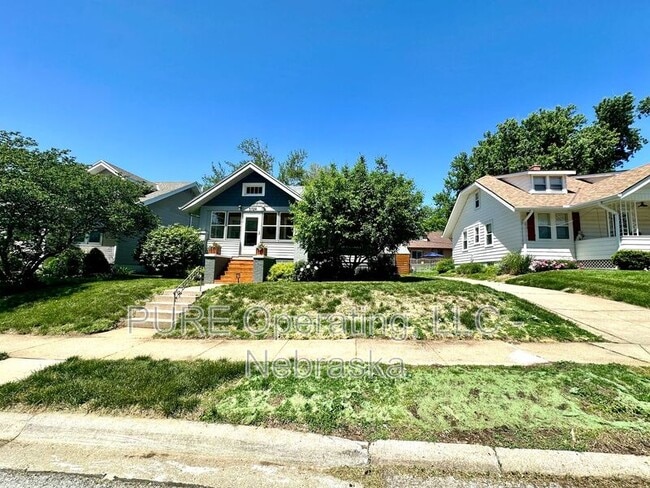 Building Photo - 5724 Rees St