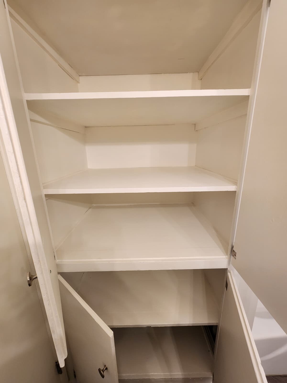 Building Photo - 701 S Osage Ave