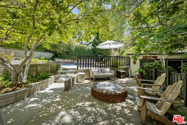Building Photo - 5749 Valley Oak Dr