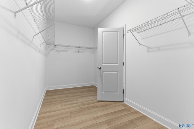 Building Photo - 108 Evergreen Ml Ln