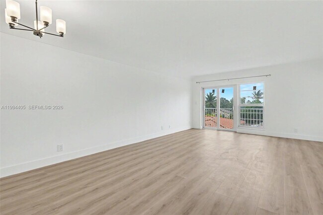 Building Photo - 1220 71st St