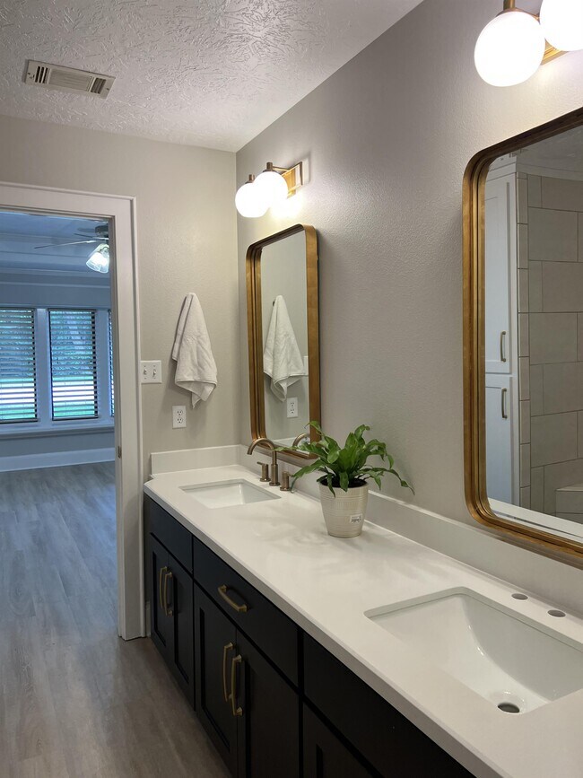 Building Photo - 4908 Spearman Dr