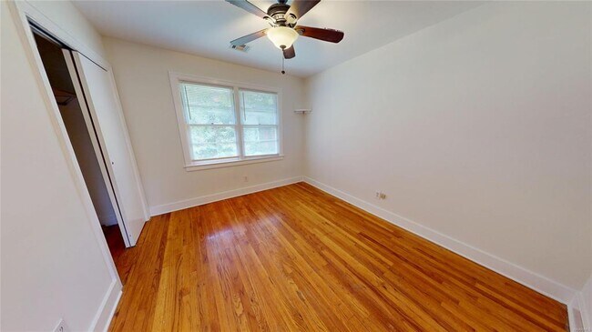 Building Photo - 3549 Mayfair Rd