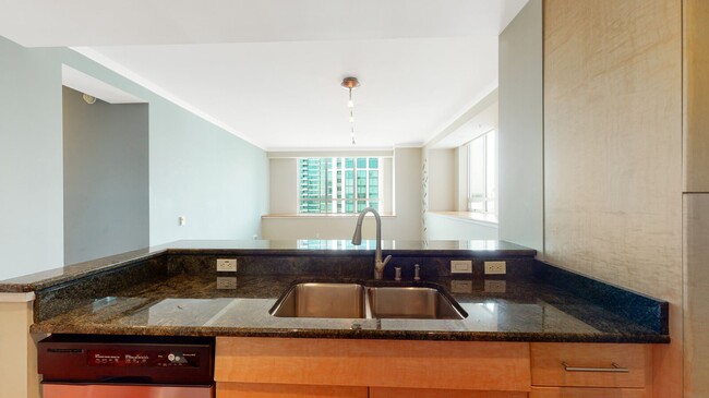 Building Photo - South Beach 23rd Floor Views! Bring pets! ...
