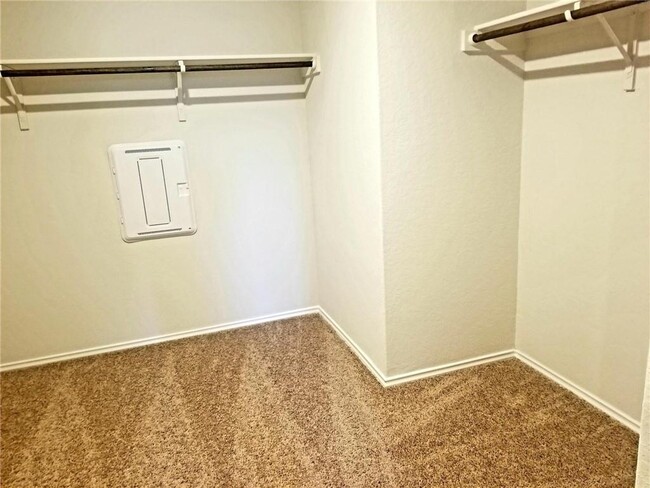 Building Photo - 125 Moonrise Dr