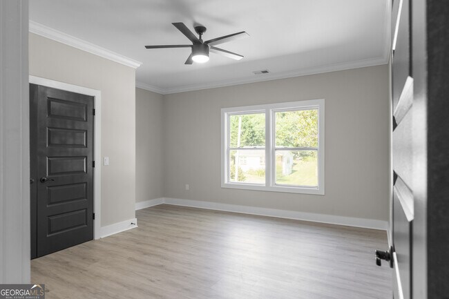 Building Photo - 1331 Diamond Ave SE