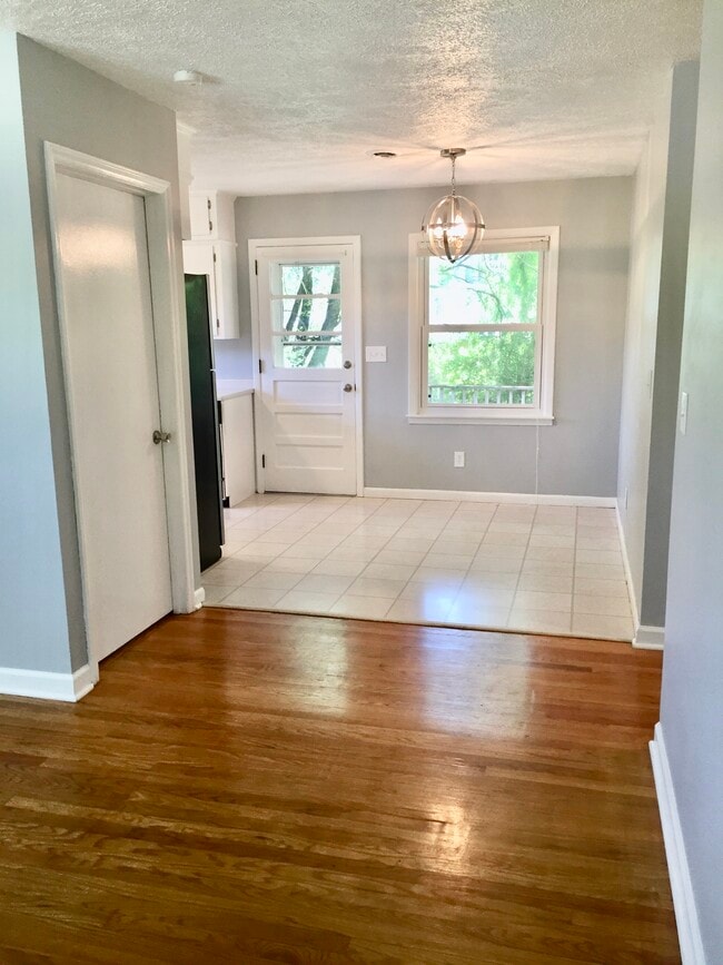 Building Photo - 507 N Gilmer Park