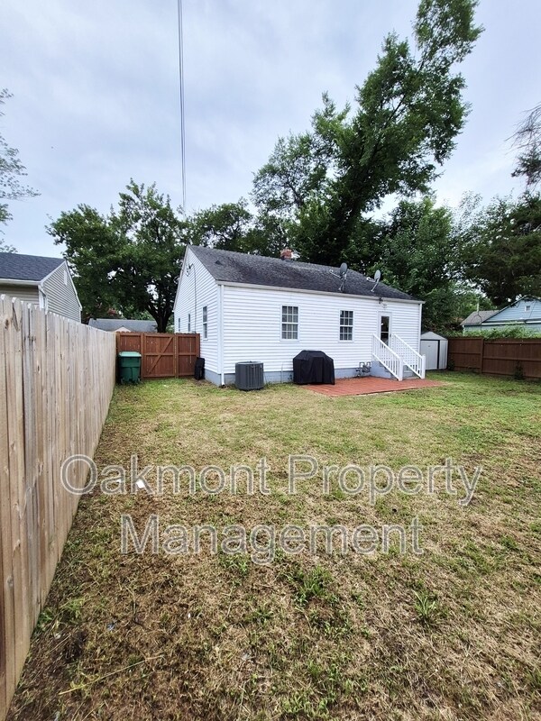 Building Photo - 115 Slagle Ave