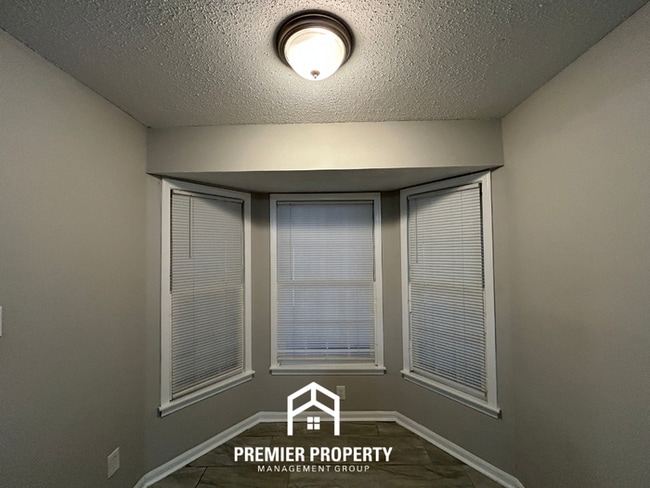 Building Photo - 8288 Cedarbrush Dr