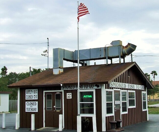 Building Photo - 6931 Hibiscus Ave S