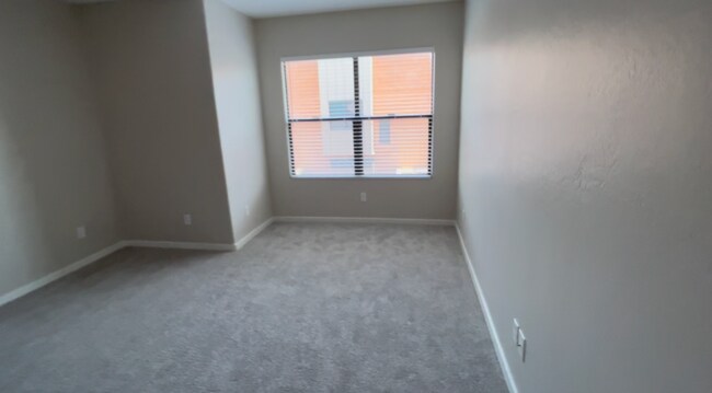 Building Photo - 305 S Wilson St