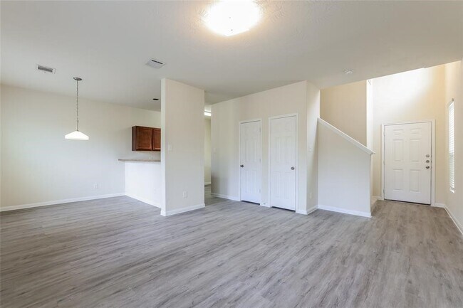 Building Photo - 5814 Northern Oak St