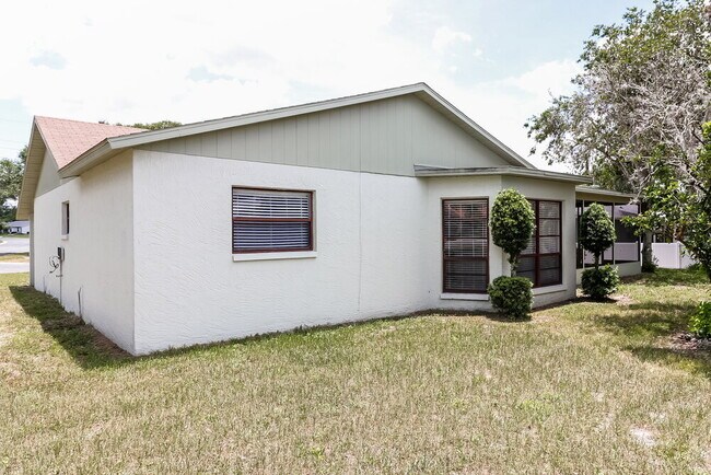 Building Photo - 5113 Gardendale Ln