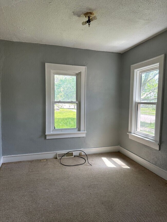 Building Photo - 816 Dawson St