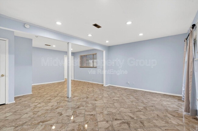 Building Photo - 5520 Holborn Dr