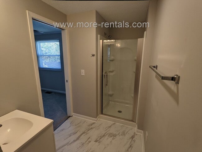 Building Photo - Remodeled house in Reynoldsburg (Groveport Schools)