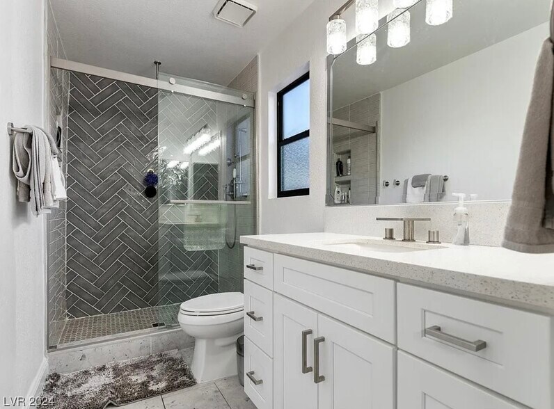 Master bathroom - 2801 Willow Wind Ct