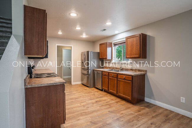 Building Photo - 1787 W 550 N