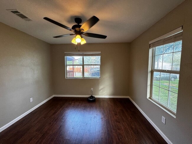 Building Photo - BUENA VISTA