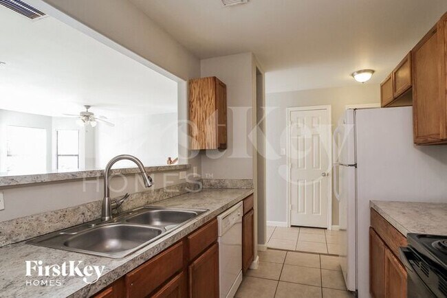 Building Photo - 3007 La Estancia Ln
