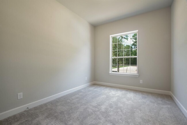 Building Photo - 347 Skyline Ridge Dr