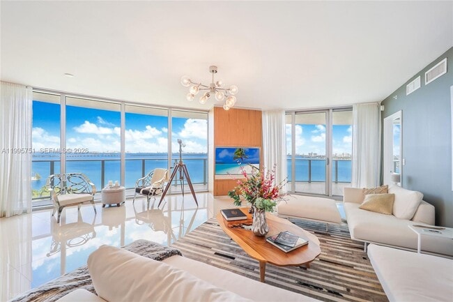 Building Photo - 488 NE 18th St