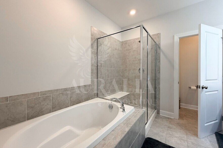 Building Photo - 1306 Farm Pond Trl