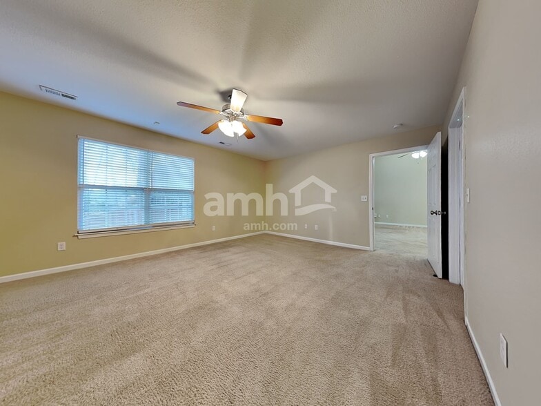 Building Photo - 10429 Kentwell Rd