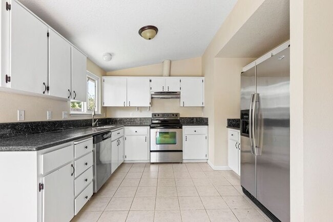 Building Photo - 3918 SE 52nd Ave