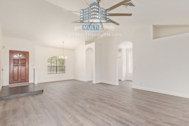 Building Photo - 234 N Heritage Dr
