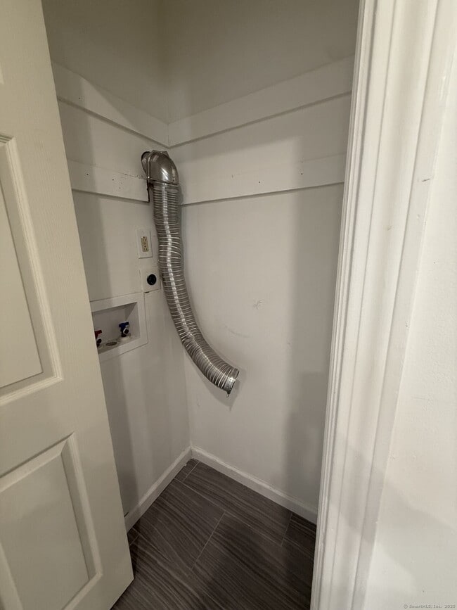 Building Photo - 45 Birdsey St