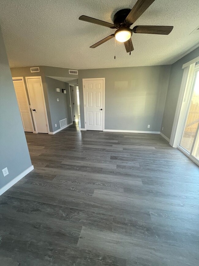 Building Photo - 3700 Paxton Dr